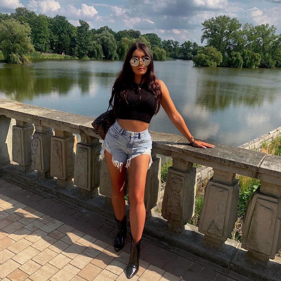 Luxury rich brunette hoe