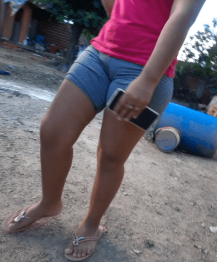 karla lorena heredia salinas espiada, no se da cuenta, amiga