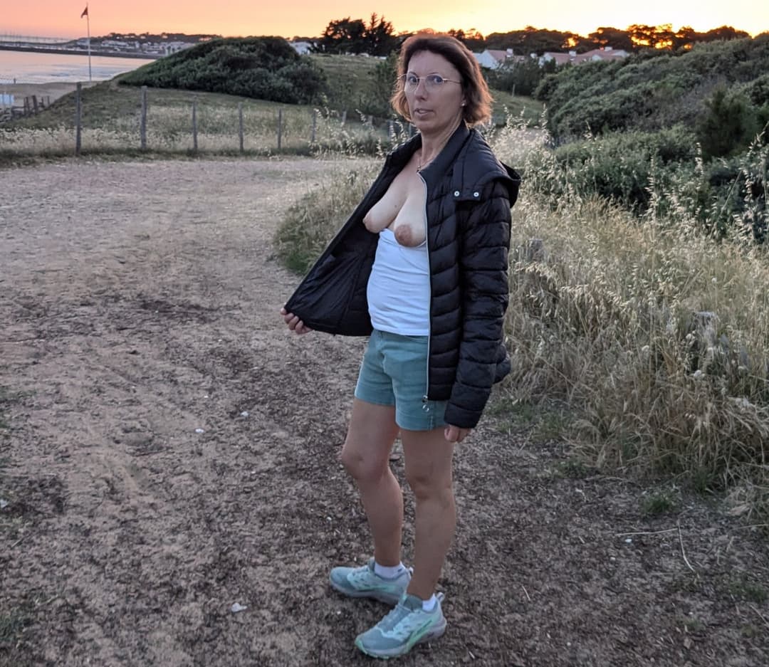 Click to view full size Whore of the week. This 47yo french slut spread her legs for strange cocks