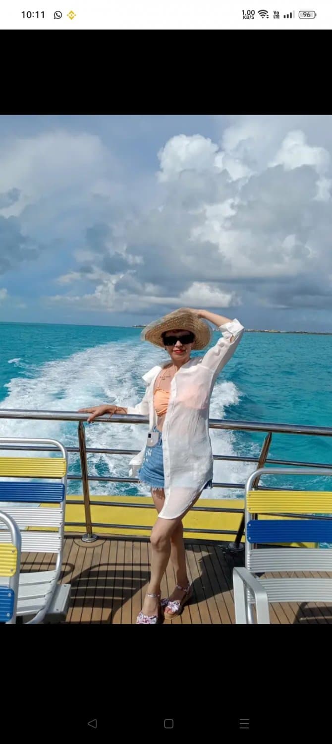 Vendedora mexicana sexi de Elektra