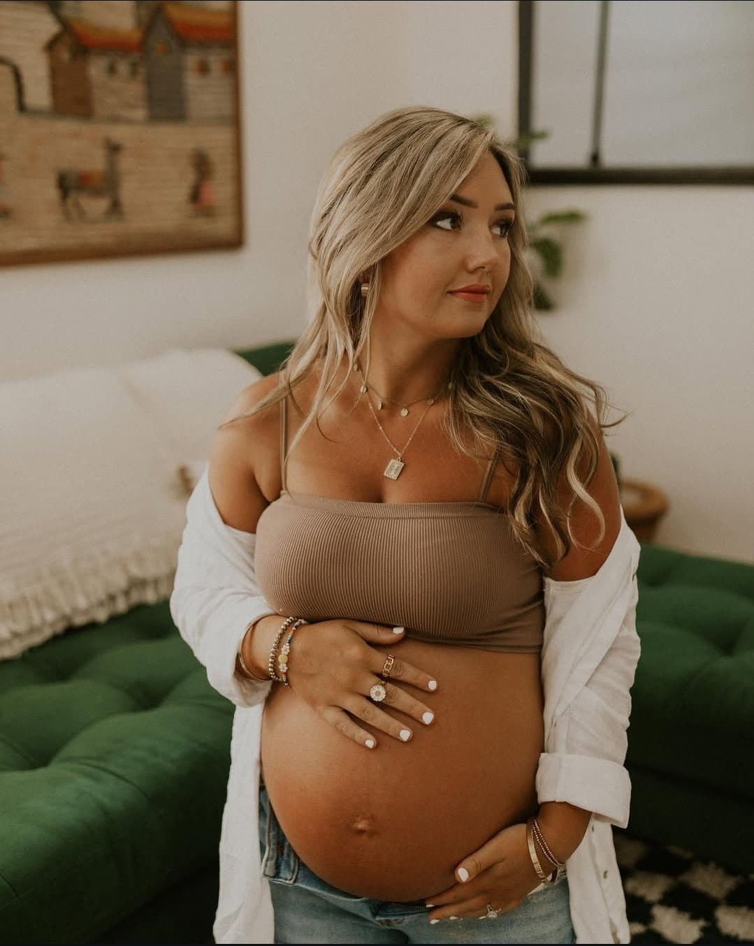 Hot Southern wife and mama Instagram influencer.