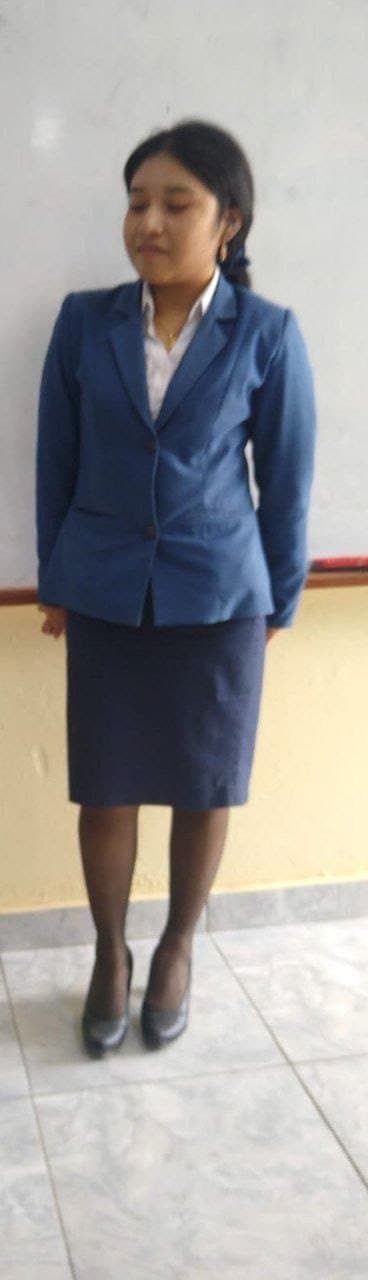 Miren ? nada más a una practicante que desea ser una futura profesora de primaria...que tal la ven?