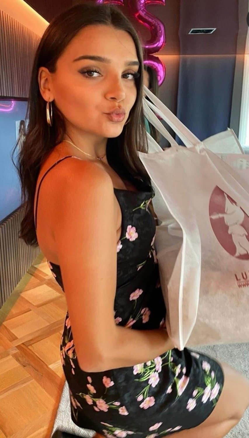 Albanian teen hottie Rina