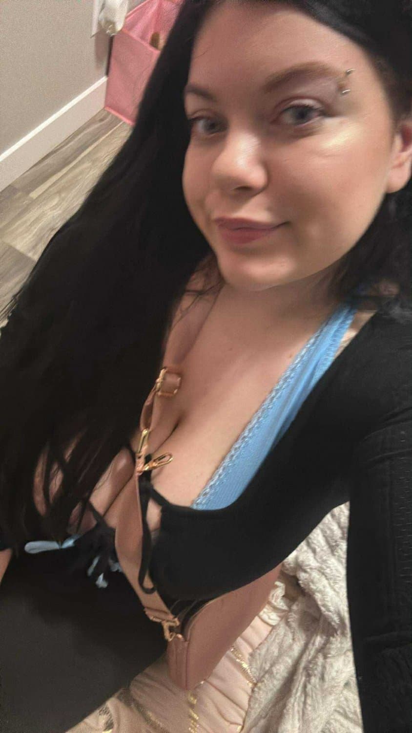 FB piggy Arielle Kaelyn wanted a public roasting so have at it