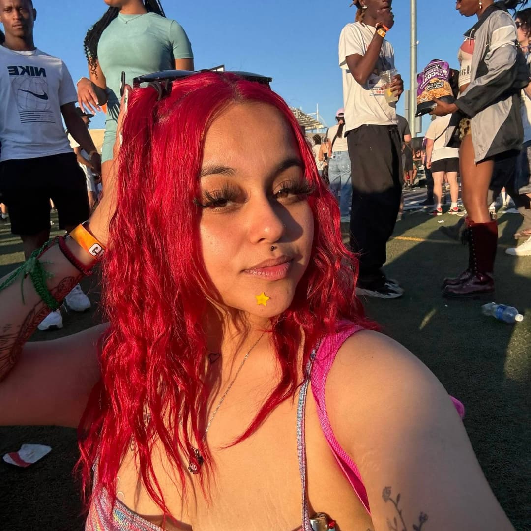 Sexy Chicago Latina slut ??looks like a good fuck? anybody got her? Dm