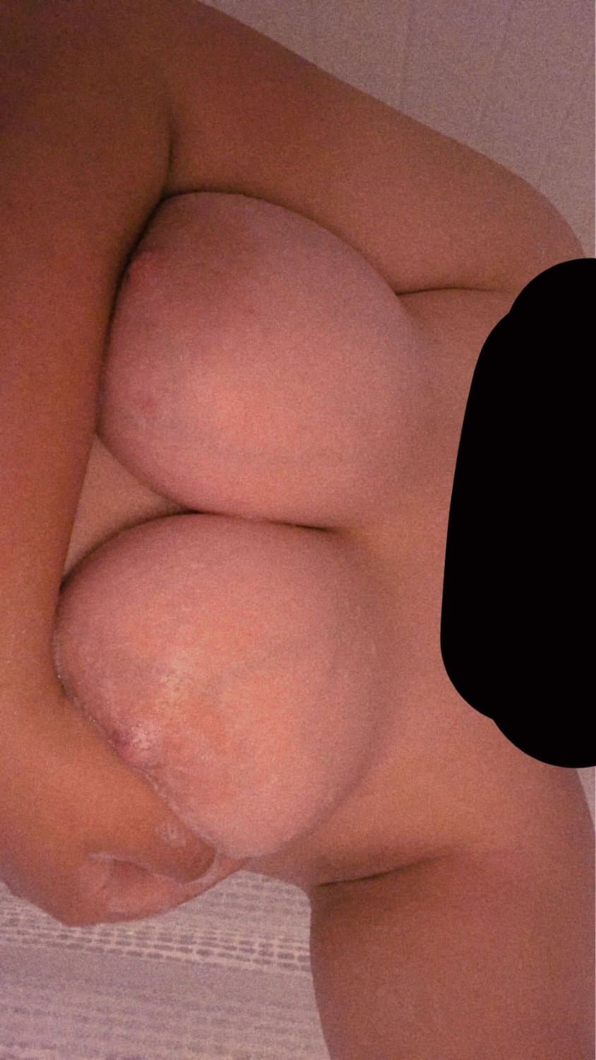 Snapchat slut xunknxn thick brown Latino wants pics and vids of you stroking to her