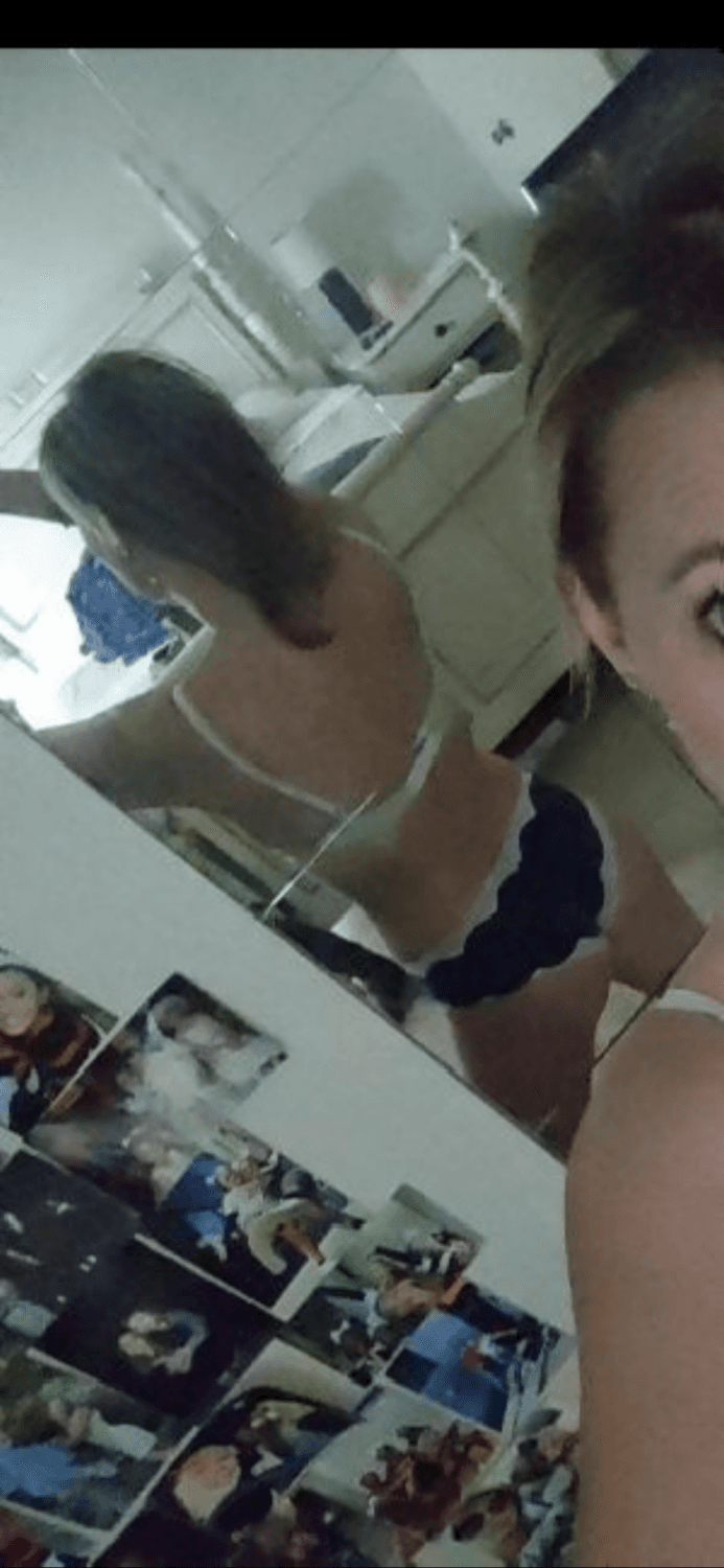 Takes cum but does not cum