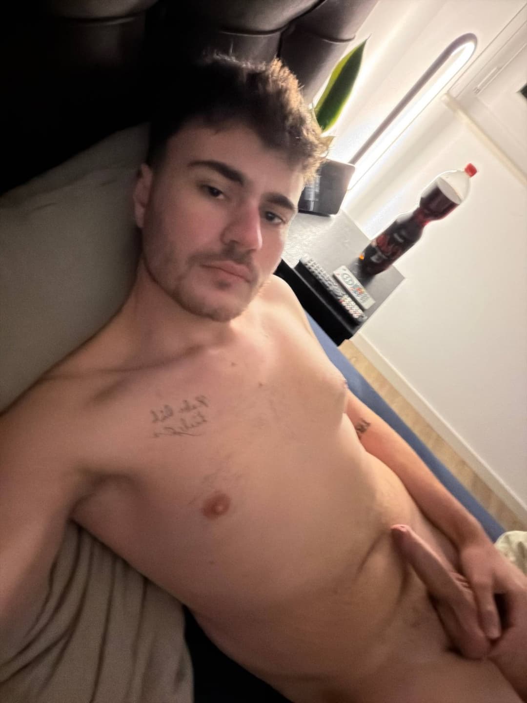 Horny Faggot Dean Kidder from Berlin