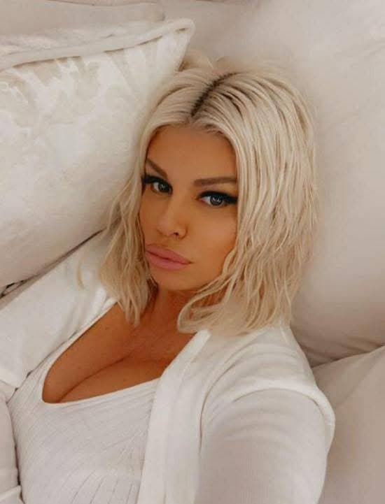 Click to view full size Famous Serbian singer Dara