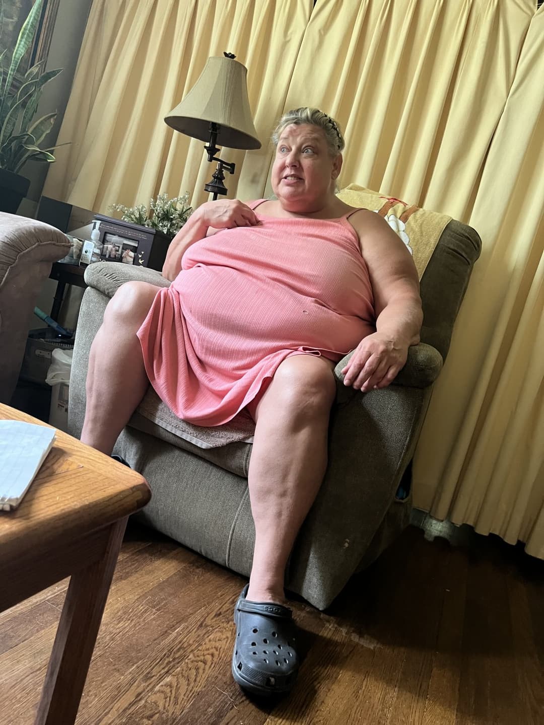 Real ssbbw mom candid too fat to stand and cook but fat enough to fuck