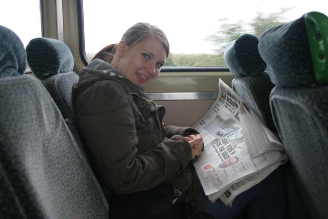 Amature in UK (001a): Baroness from Newcastle are naked outside