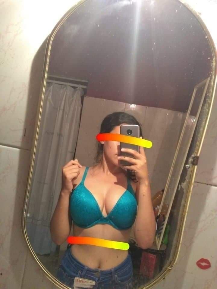 Mi putita personal chicos si ven esto porfavor eyaculemos todos sobre las fotos de mi putita sucia