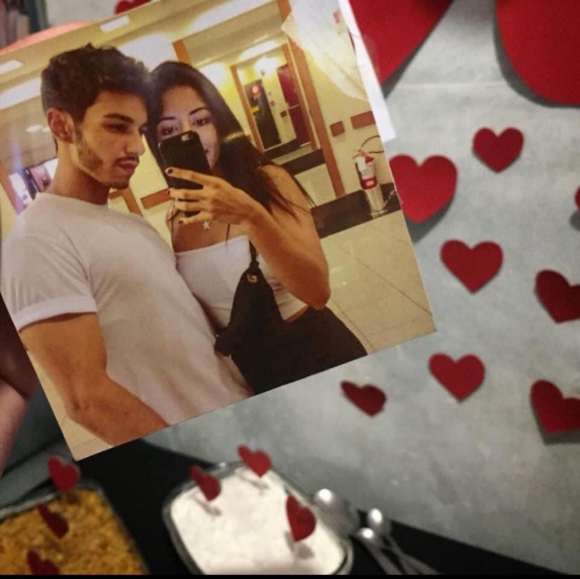 Recepcionista da academia Novinha deu pro dotado da academia e meteu chifre no namorado, marmita