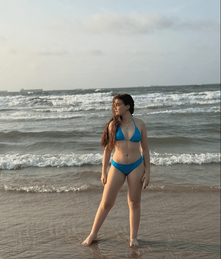 Gozem nela, essa puta é lindinha de mais, sempre quis comer ela, ela mora em Marabá, nome: Angelina