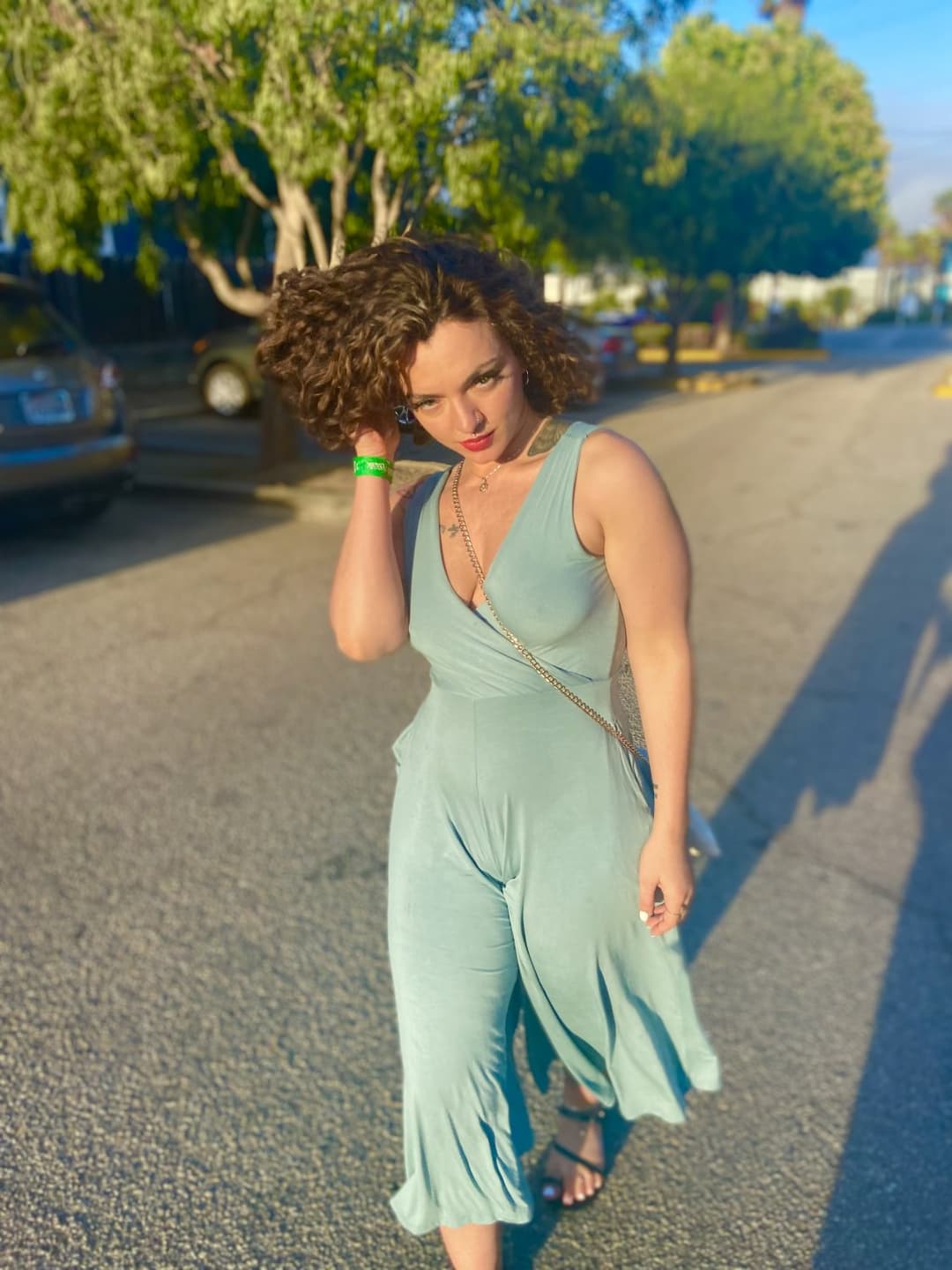 Sexy Pawg slutty model begs for cum