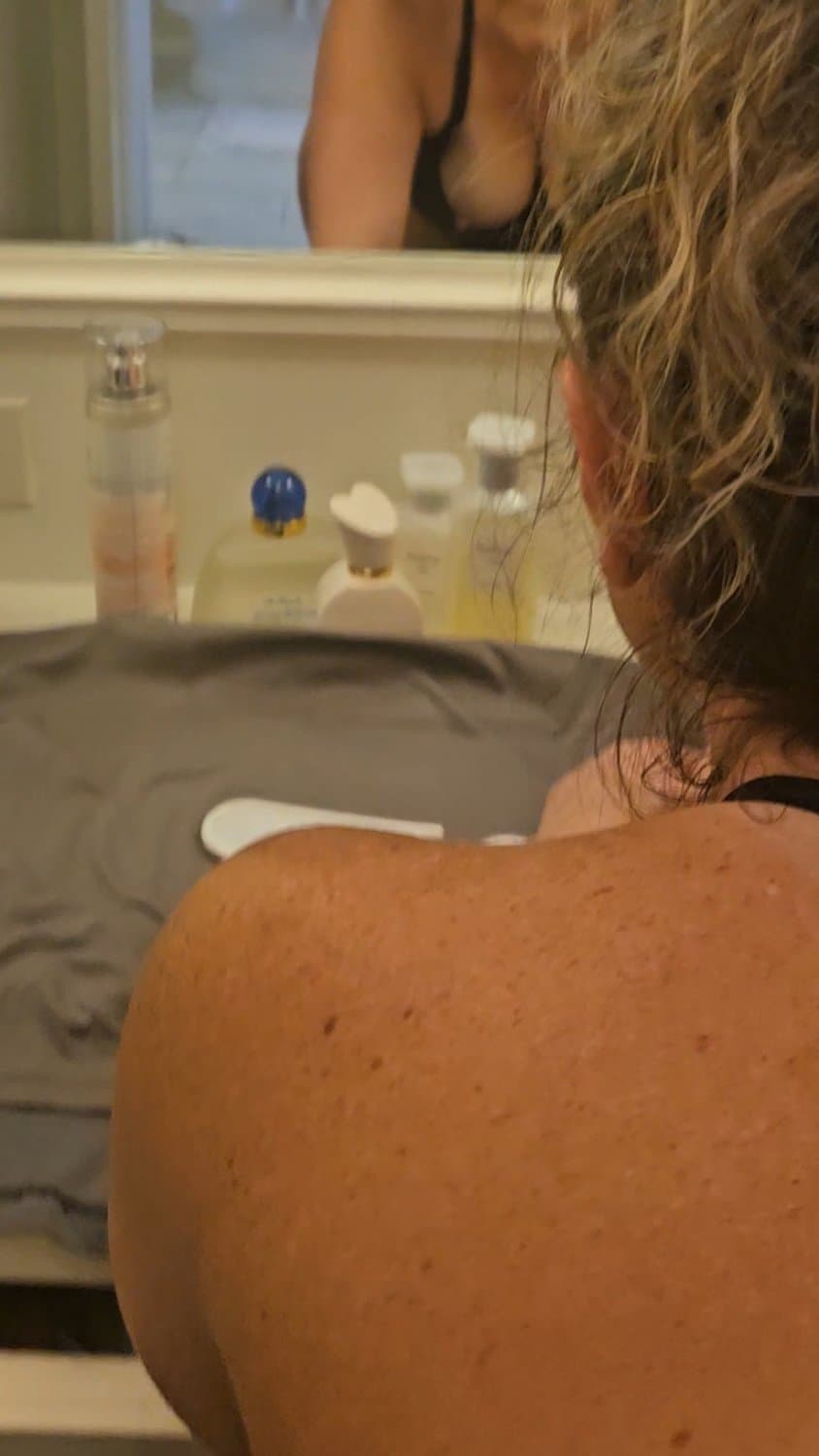 Click to view full size She likes to Fuck in front of the mirror