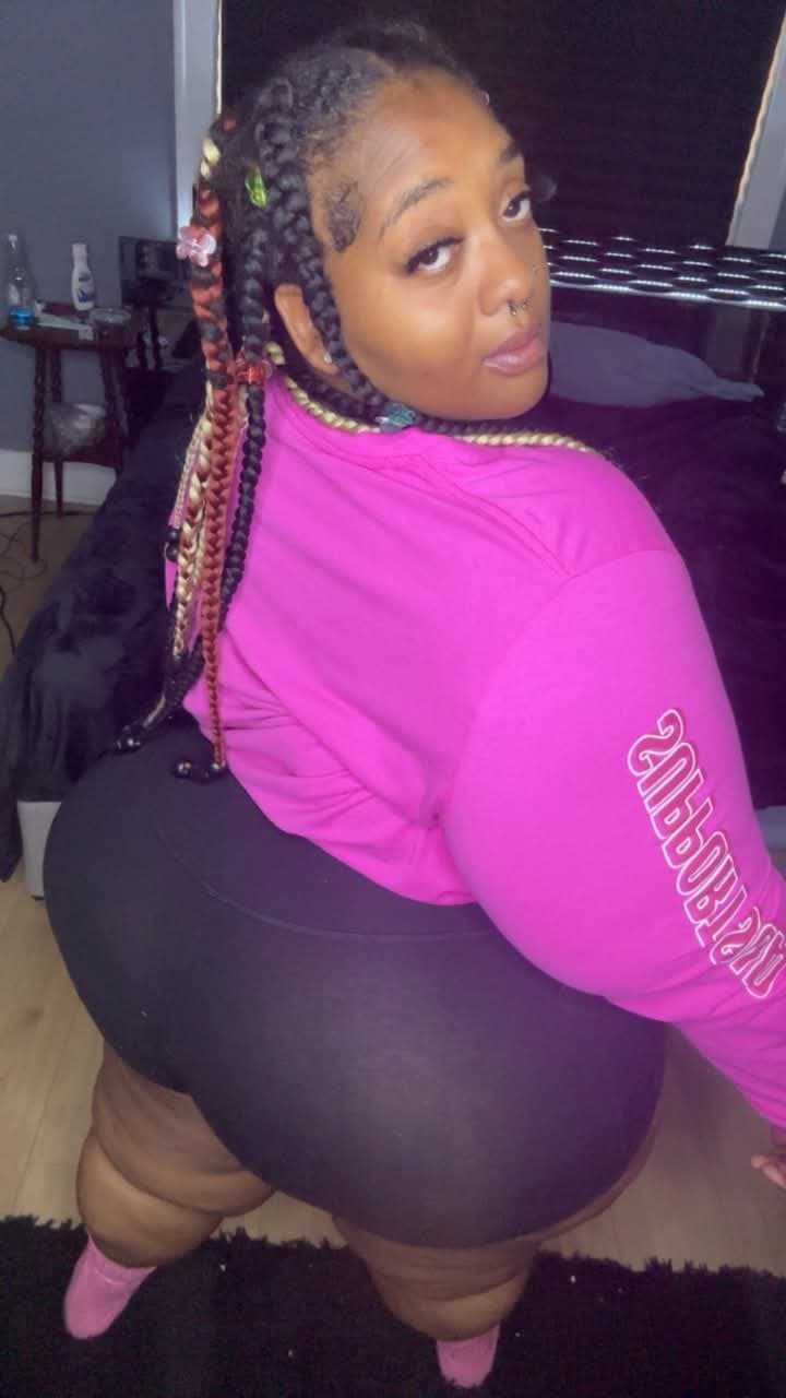 HUGE SSBBW SEXY ASS BOOTY
