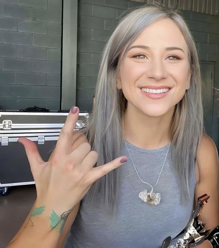 Christian Girl, Jen Ledger, Titty Drop (Fake AI)