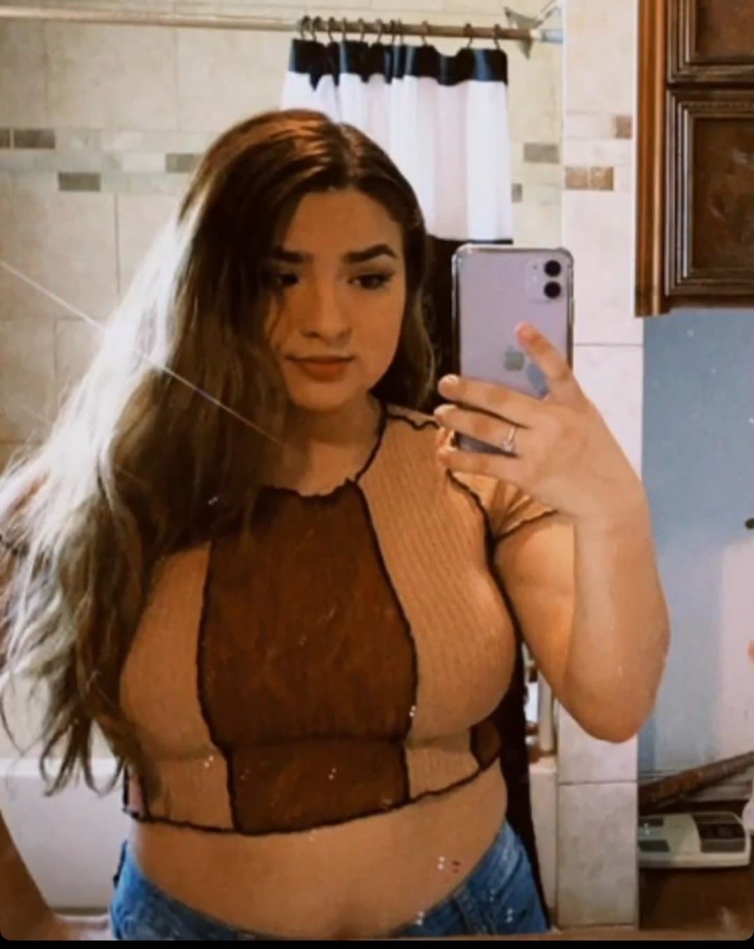 I got her sis nudes her sis got some nice tits and ass bet this bitch does too