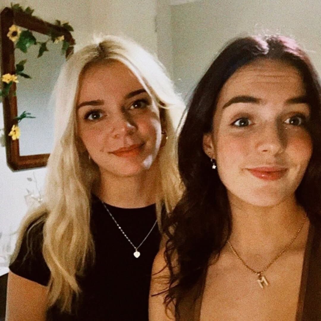 Leaked teen gets facial in her halloween costume (dm me to trade)