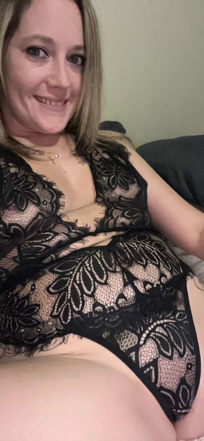 Older Bull CreamPies Amateur Blonde HotWife JoAnna and takes pictures & Sends to her husban