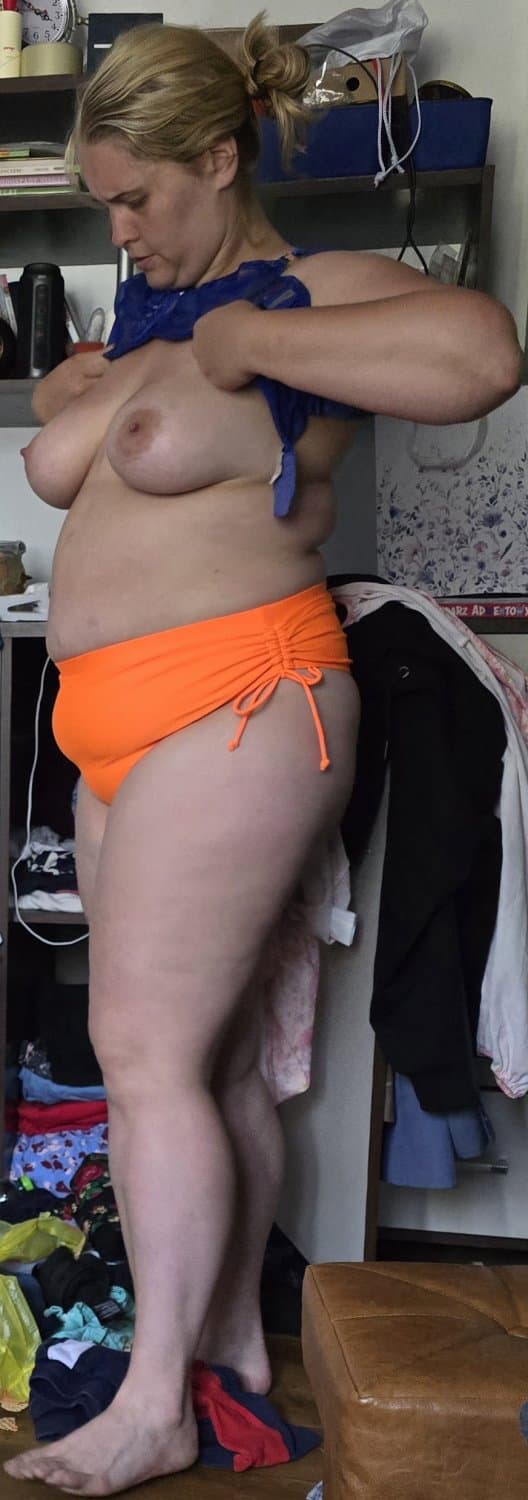 Hot big tits hidden cam