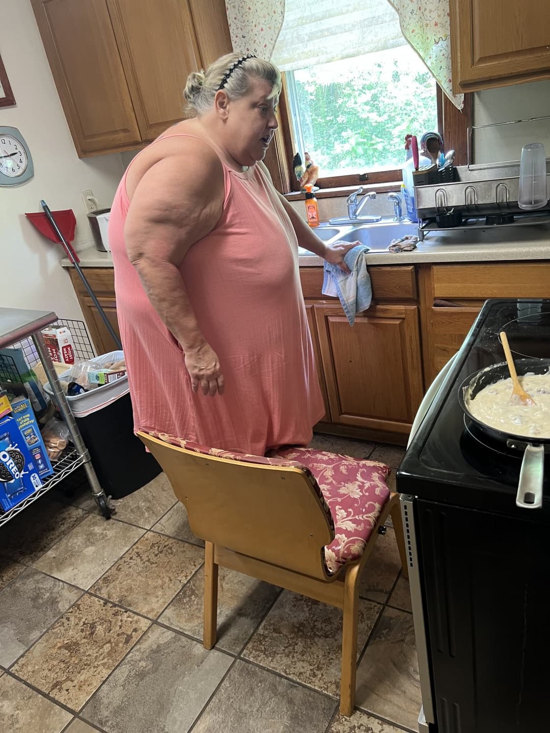 Real ssbbw mom candid too fat to stand and cook but fat enough to fuck