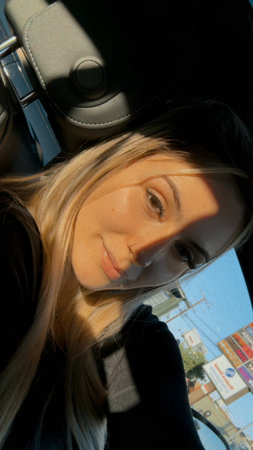 Want you to fuck me in the car like a naughty slut