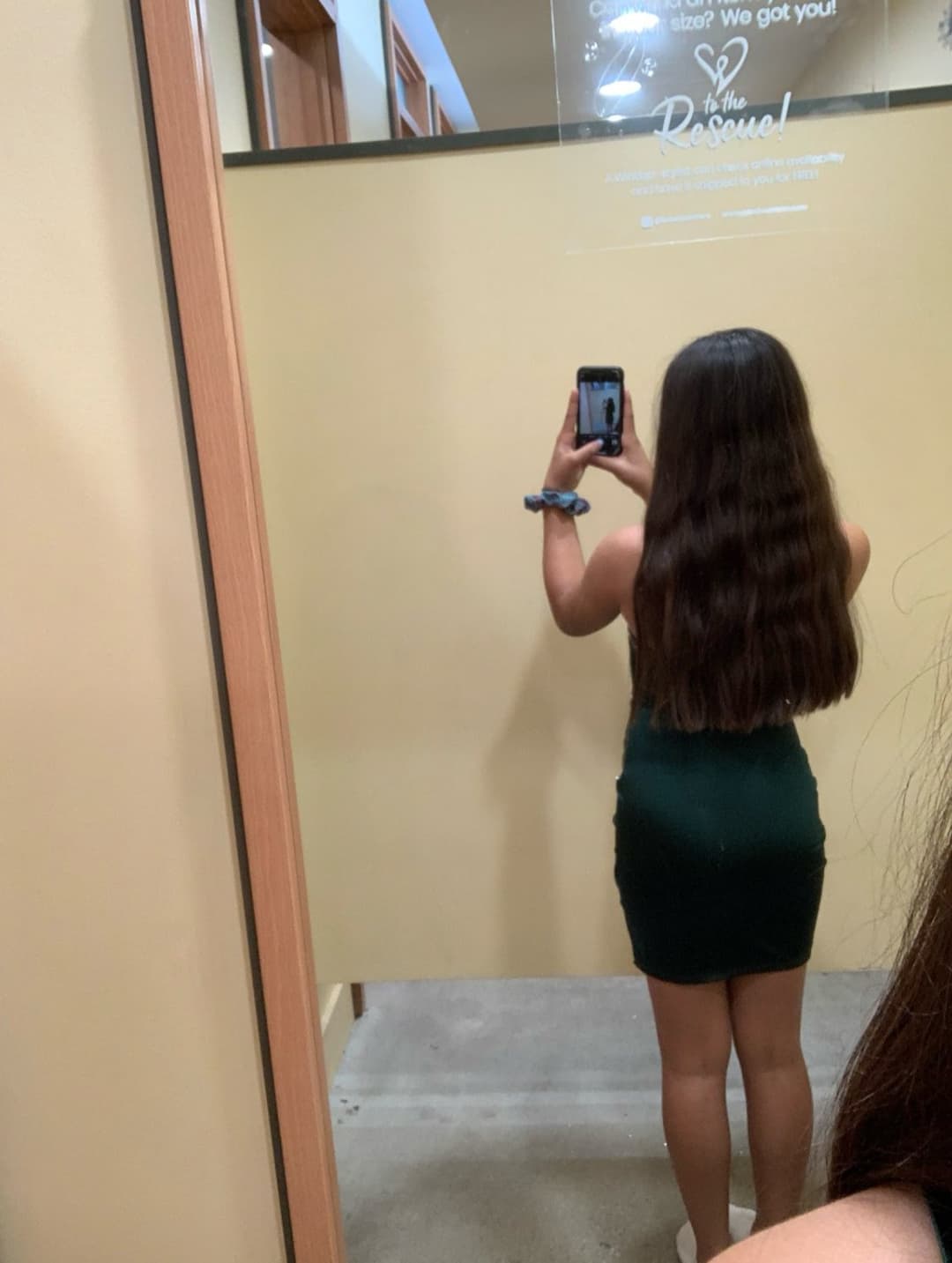 Samara in sexy dress