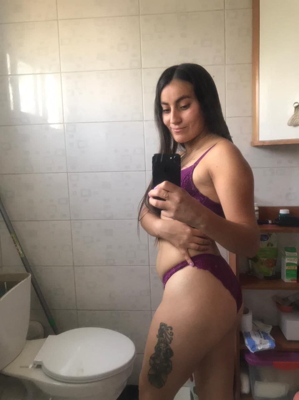 La putita Chilena de Santiago centro de Naiara Anais no se resistió a ser exhibida