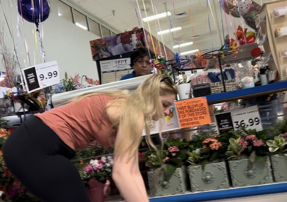 Thick ass blonde white girl