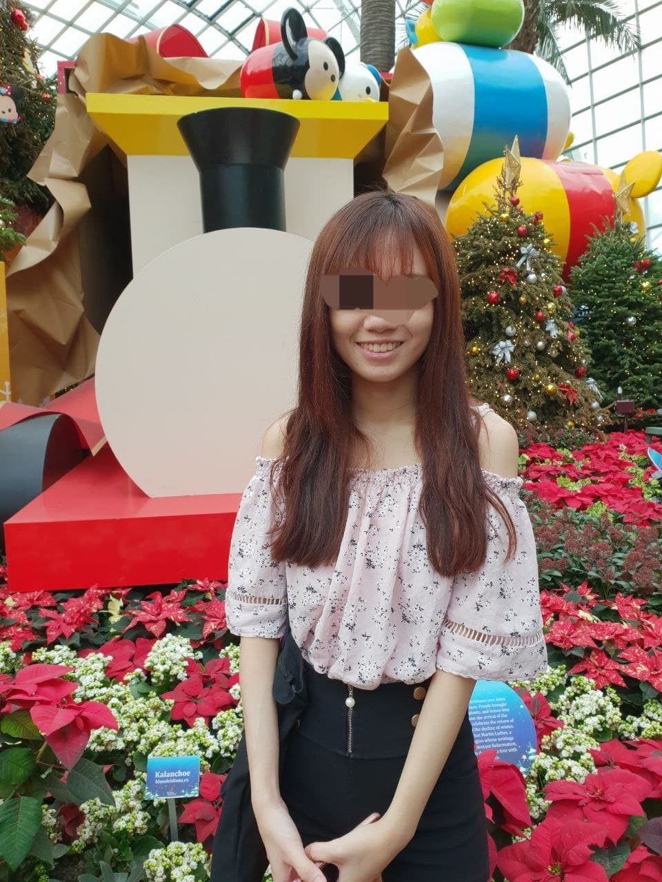 sg chinese xmm shows off big tits and plays with cunt