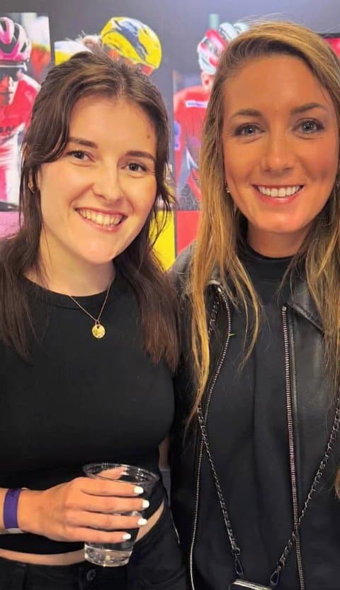 Emily Childs and Pauline Ferrand kissing