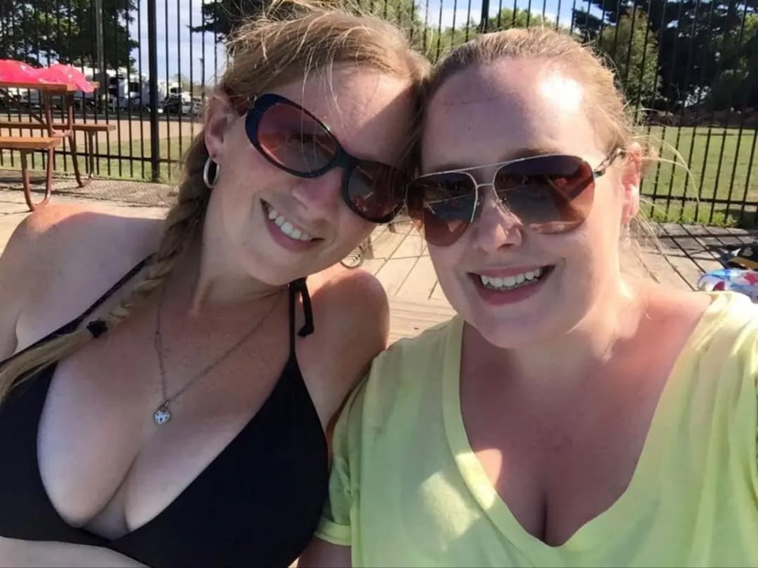 Sexy 43yo milf Carrie Anne Goodwin