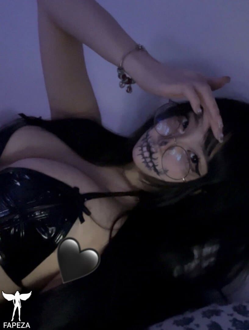 Asian Twitch streamer 4