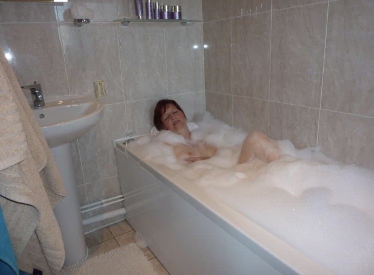 Slut Rachel bath times to share