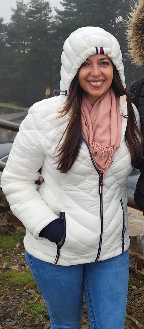 MILF with Big boobs and nice dick sucking lips