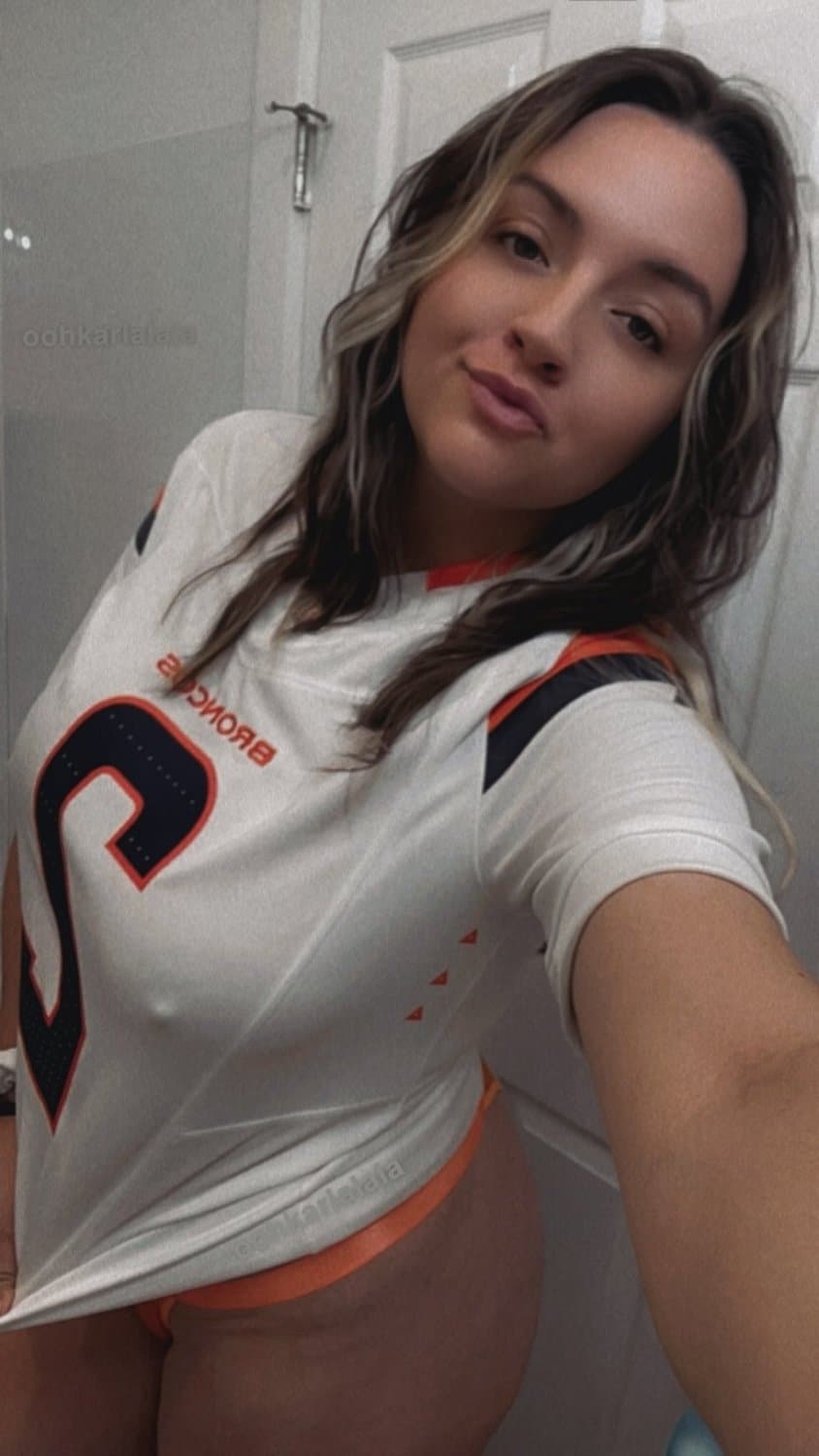 Fuck the broncos & I’d fuck this fucking slut w her wearing my raiders shirt. Fucking Whore