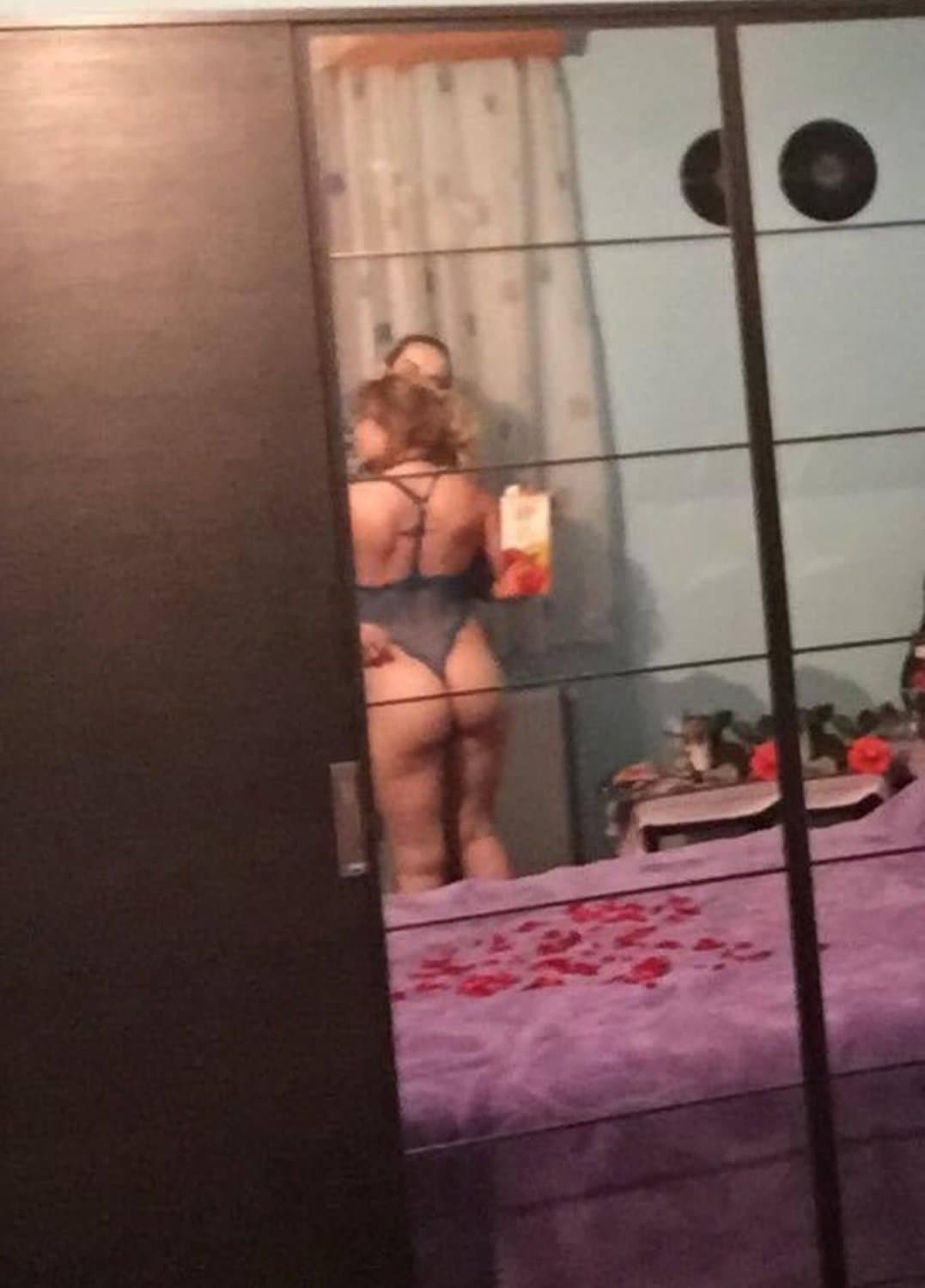 BLONDE WHORE TAKES HARD POUNDING