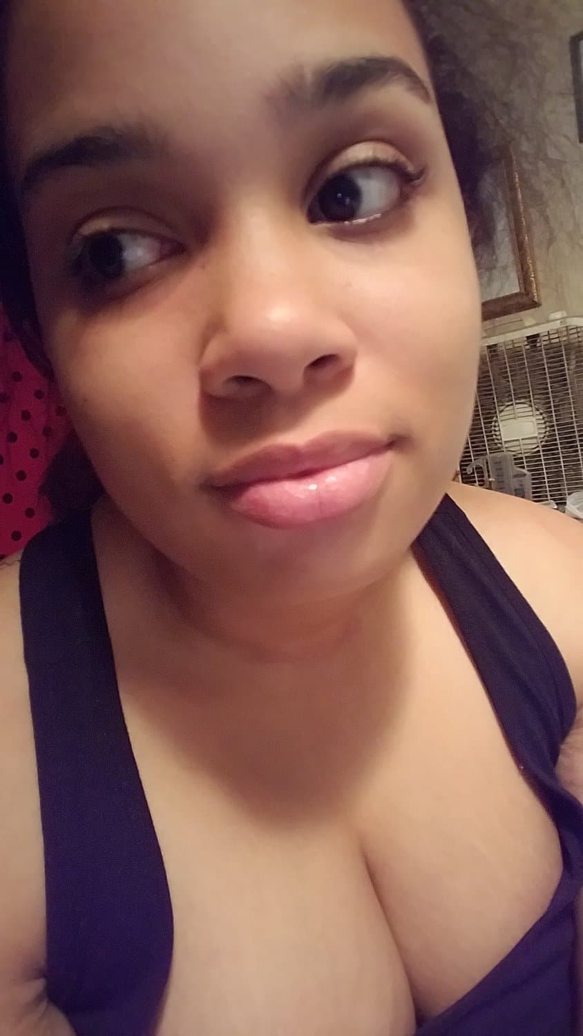 Real Ebony Girlfriend Leaked Rubbing her Clit and Fingering her Webslut Whore Pussy and Shows Nudes