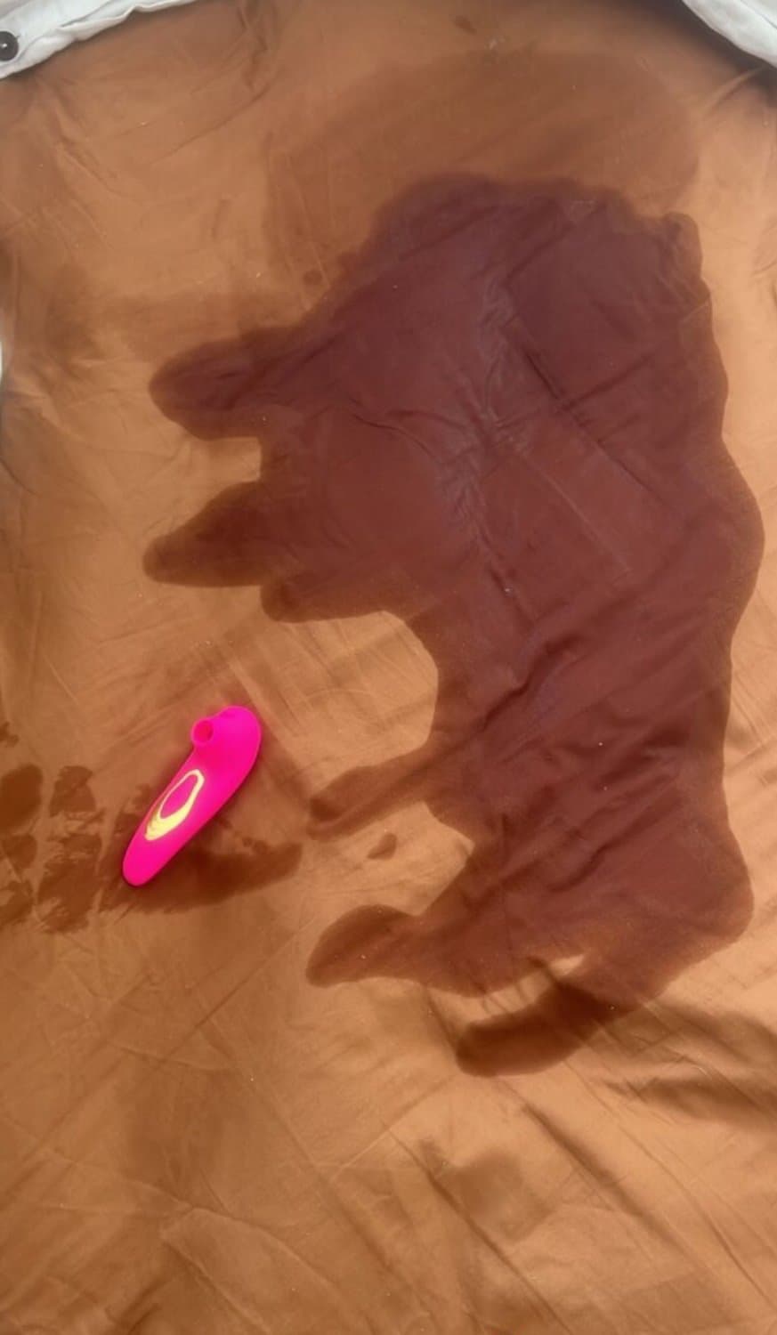 Click to view full size Big ass sluts fuck each other and get messy