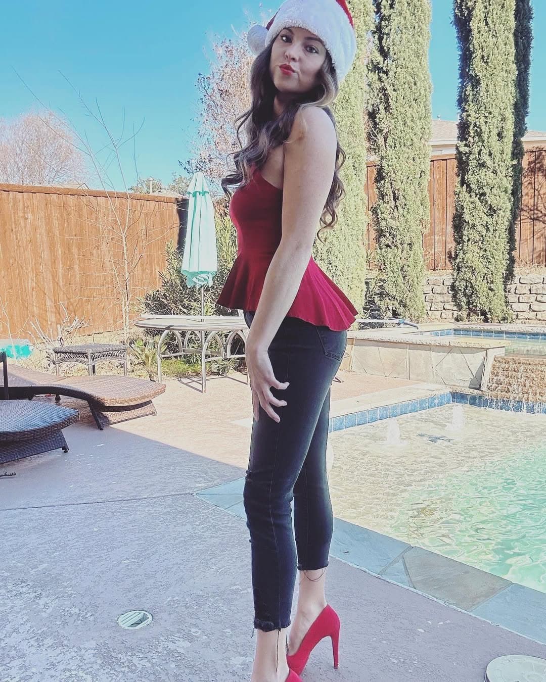 ♈? hot caucasian adult model strips down (äřïëł łÿņň)