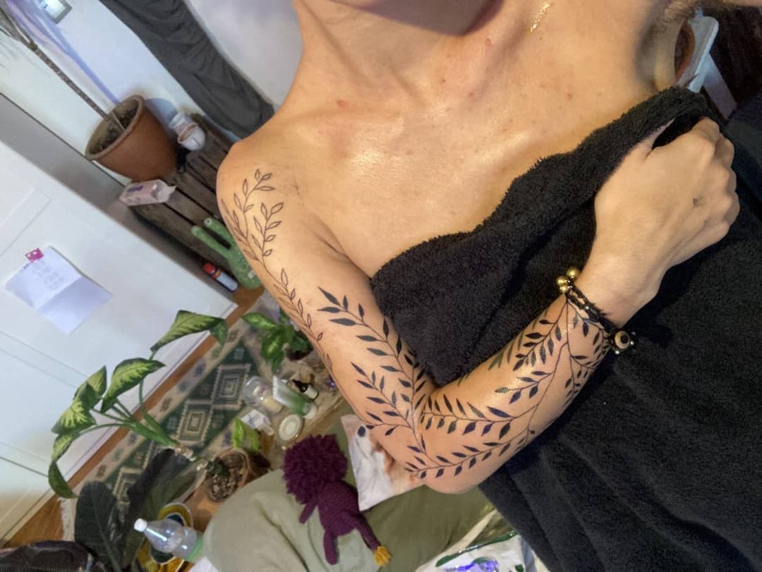 Click to view full size flat chest polish slut 28yrs