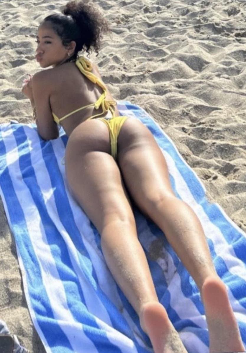 Aya so fucking sexy she needs her ass ate and fucked!