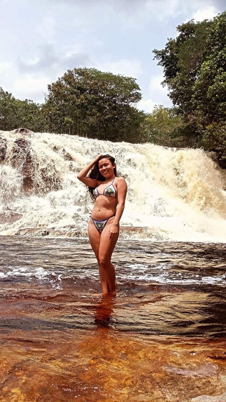 Poliana Martins - Alguém tem os nudes dela?