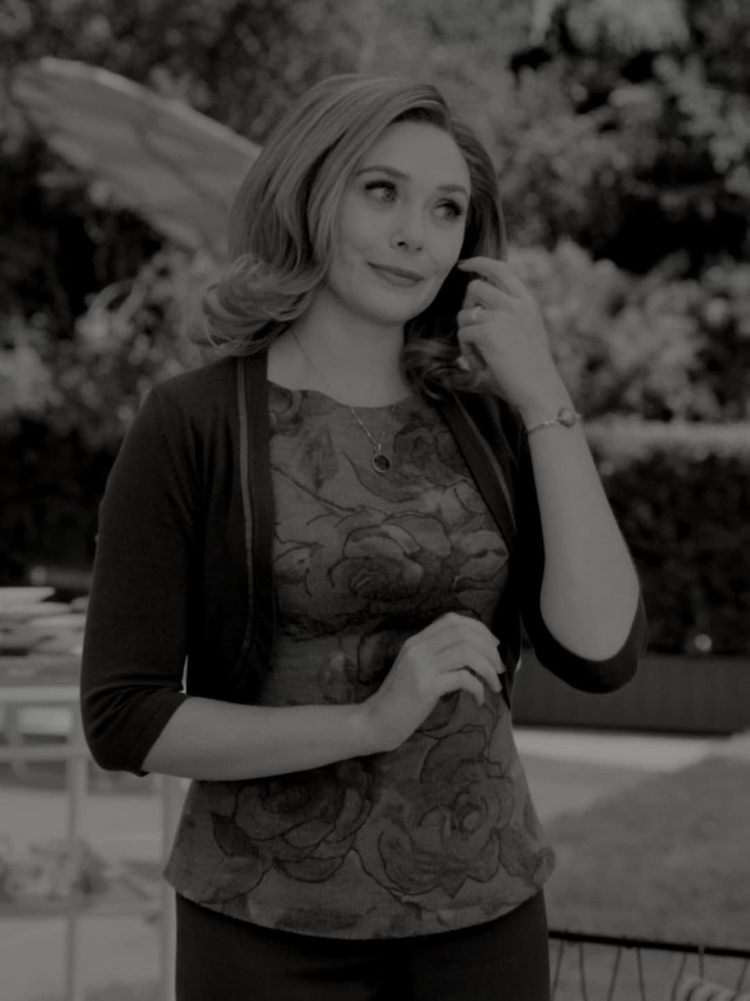 Elizabeth Olsen, a sexy mature MILF