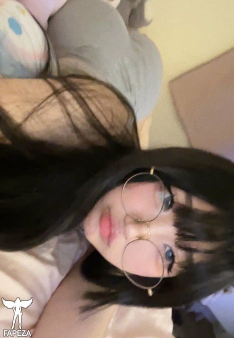 Asian Twitch streamer 4