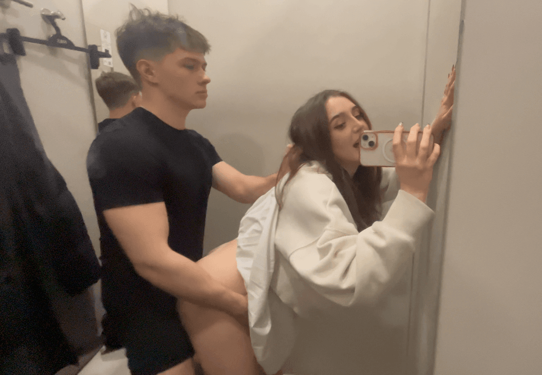 Teen blowjob in public changing room ending in facial, doggystyle. Repost = Full video in DMs
