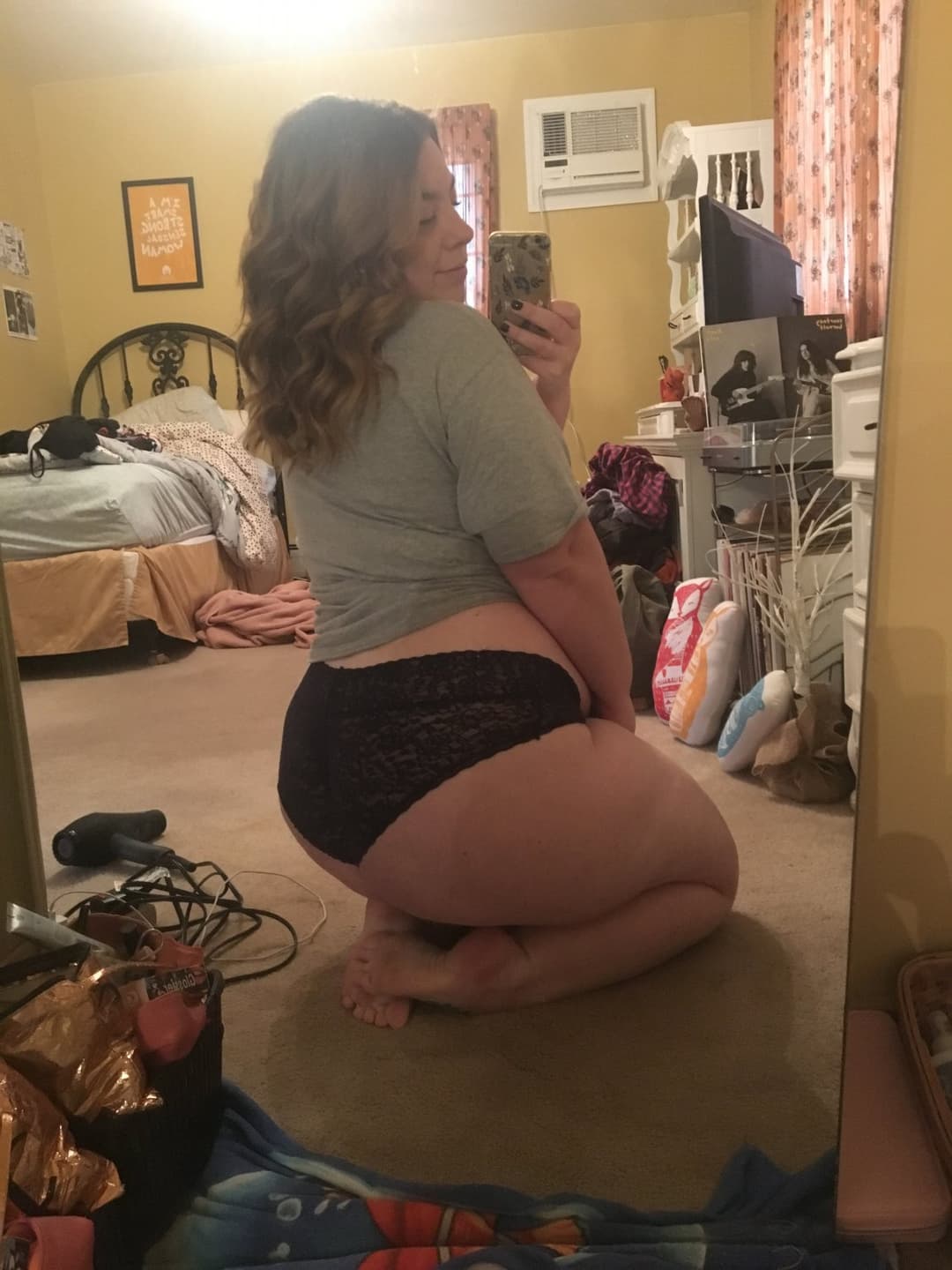 Chubby slut in lace panties