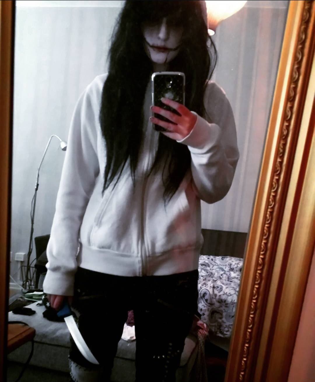 SKINNY EMO SLUT ALLY BEGGING FOR HUGE ROPES OF CUM